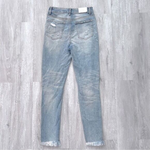 NWT High Rise Mom Jeans Frayed Hem 5/27 - Picture 5 of 5